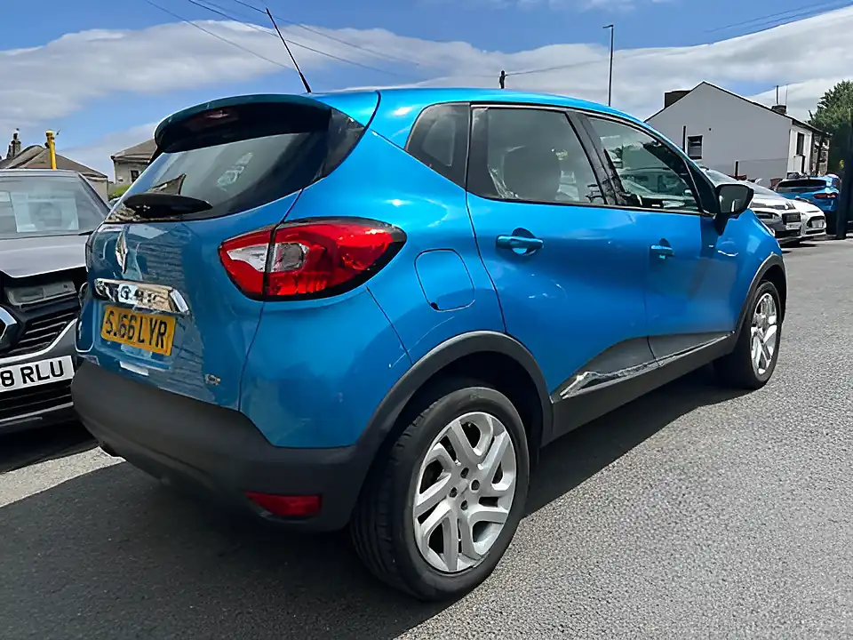 Used 2005 Renault Captur Dynamique Nav Blue - Interior and Exterior details 7
