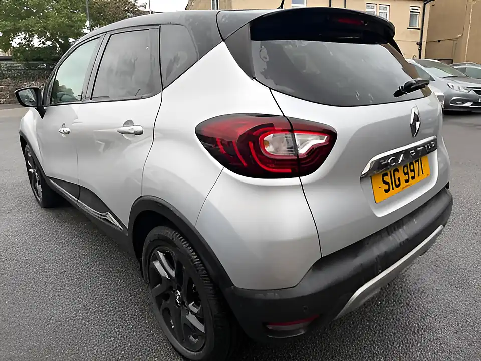 Used 2005 Renault Captur Dynamique S Nav Silver - Interior and Exterior details 11