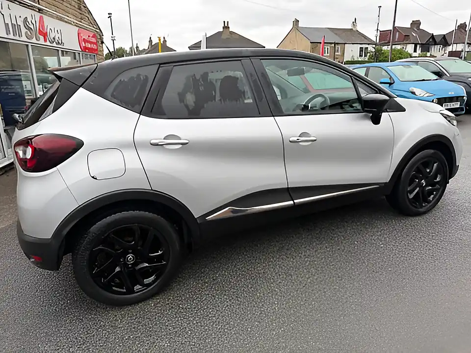 Used 2005 Renault Captur Dynamique S Nav Silver - Interior and Exterior details 12