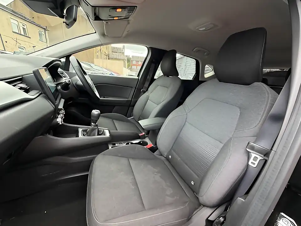 Used 2005 Renault Captur Iconic Black - Interior and Exterior details 15