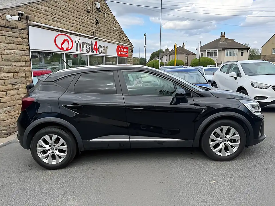 Used 2005 Renault Captur Iconic Black - Interior and Exterior details 5