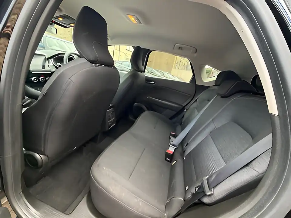 Used 2005 Renault Captur Iconic Black - Interior and Exterior details 9