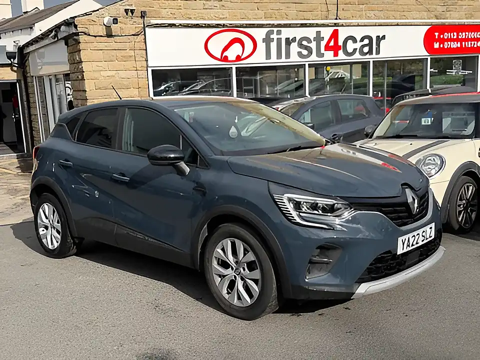 Used 2005 Renault Captur Iconic Edition Blue - Interior and Exterior details 2