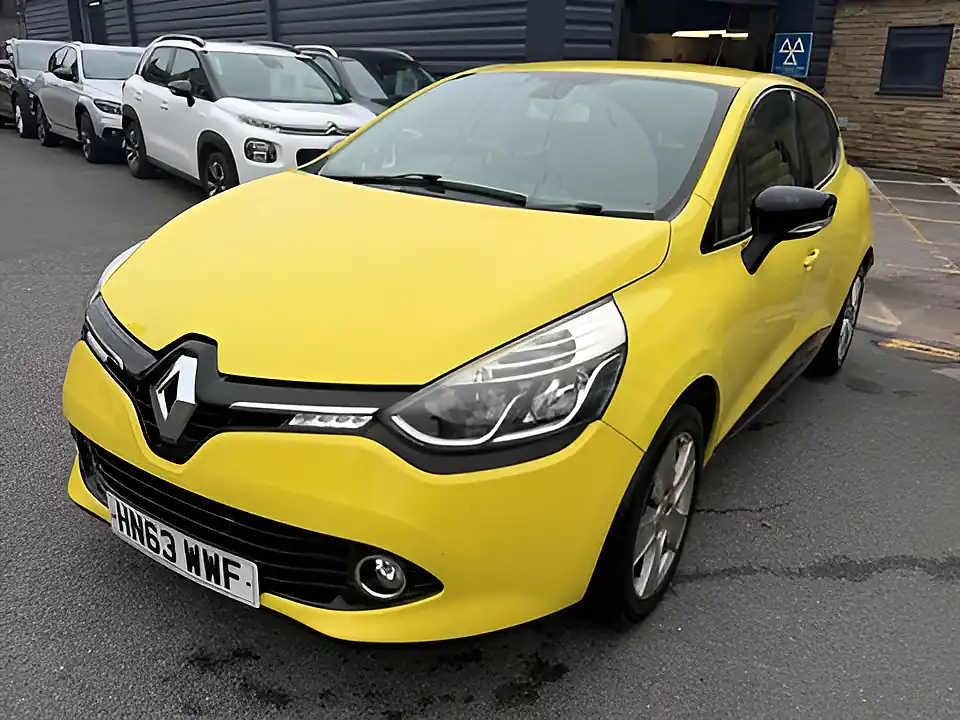 Used 2005 Renault Clio Dynamique Medianav Yellow - Interior and Exterior details 3