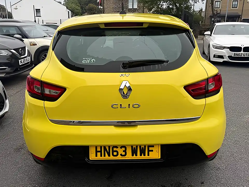 Used 2005 Renault Clio Dynamique Medianav Yellow - Interior and Exterior details 5