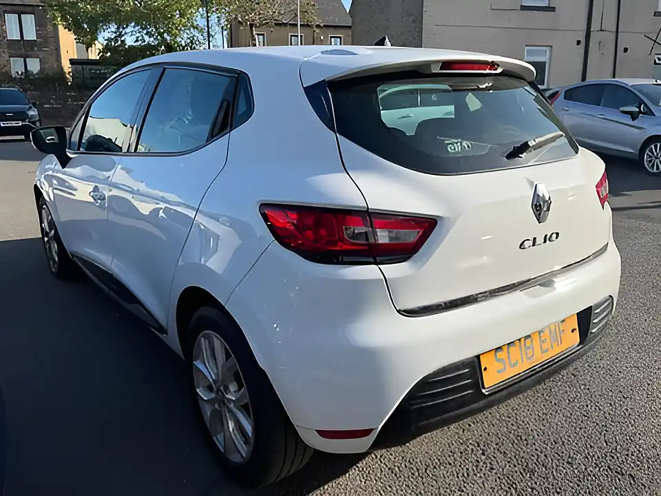 Used 2005 Renault Clio Dynamique Nav White - Interior and Exterior details 6