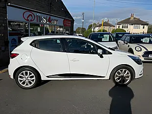 Used 2005 Renault Clio Dynamique Nav White - Interior and Exterior details 7