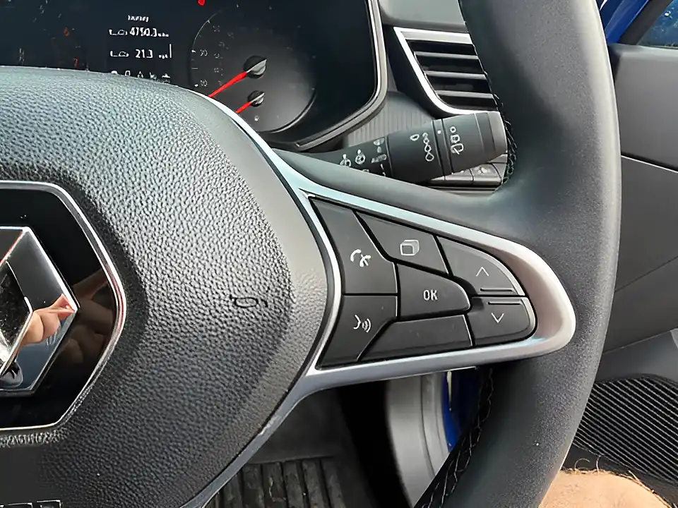 Used 2005 Renault Clio Iconic Edition Blue - Interior and Exterior details 13