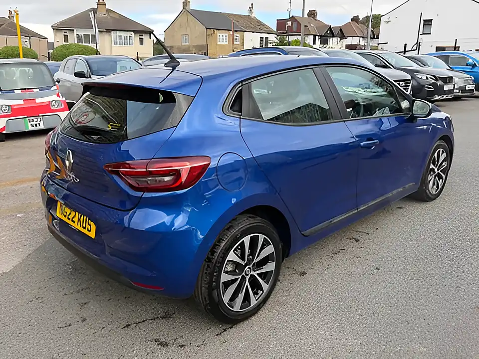 Used 2005 Renault Clio Iconic Edition Blue - Interior and Exterior details 4