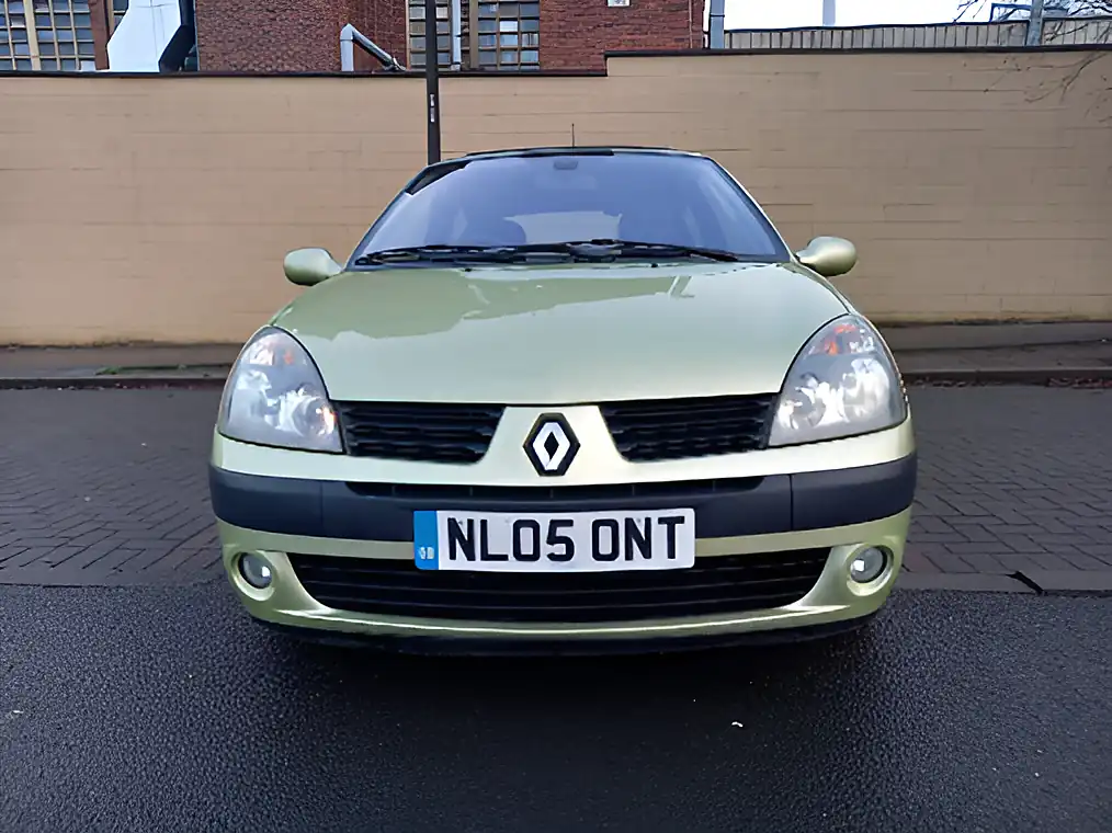 Used 2005 Renault Clio Yellow/Green Metallic - Interior and Exterior details 7
