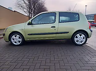 Used 2005 Renault Clio Yellow/Green Metallic - Interior and Exterior details 9