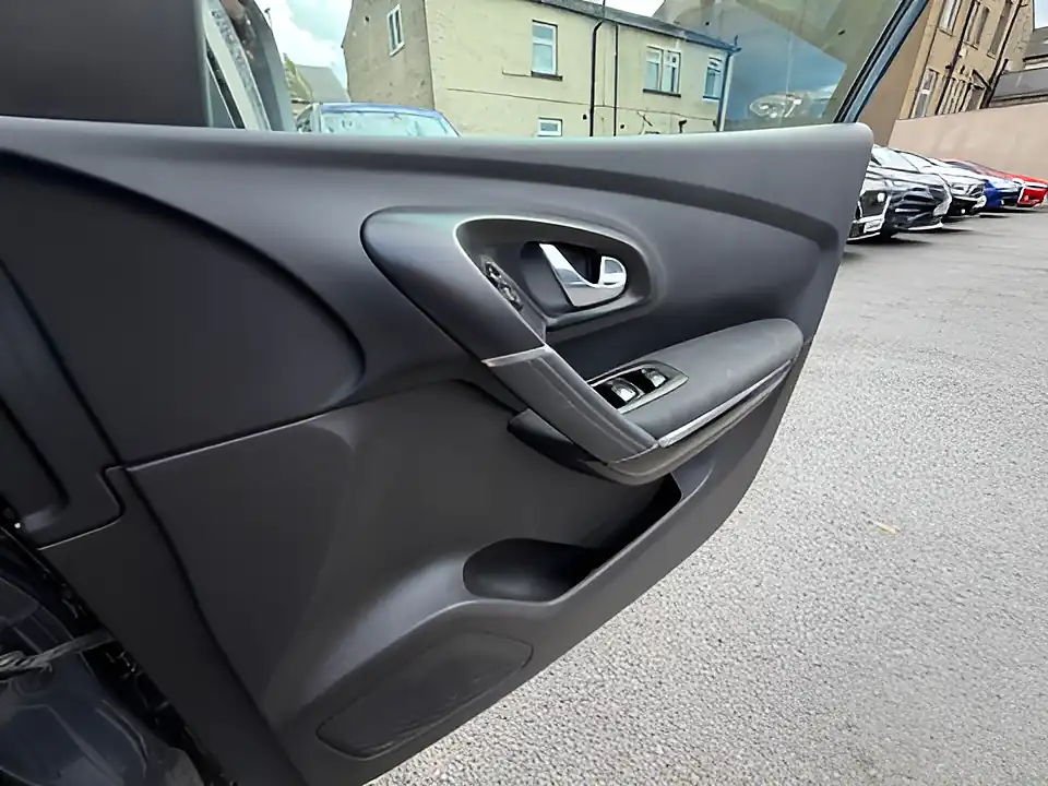 Used 2005 Renault Kadjar Dynamique Nav Grey - Interior and Exterior details 13