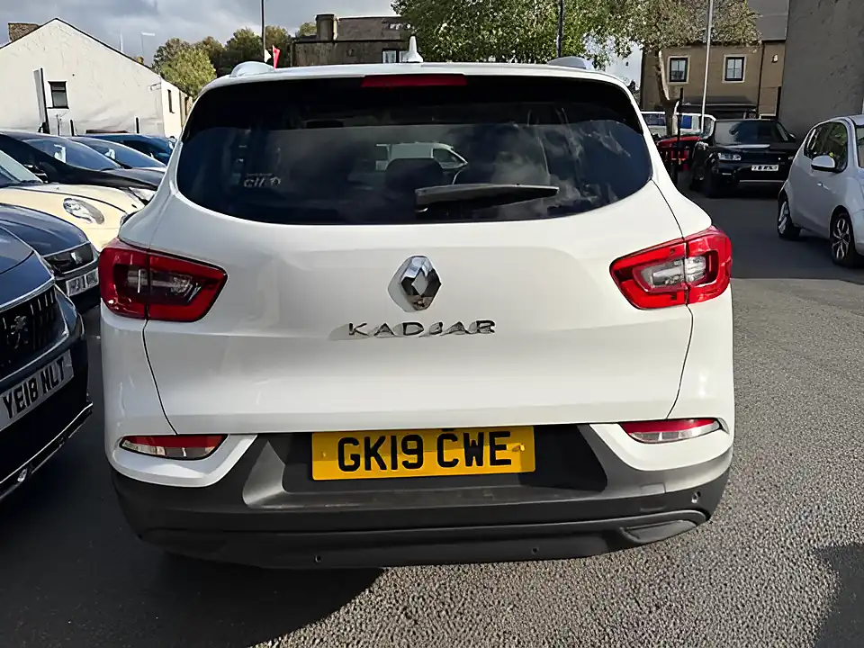 Used 2005 Renault Kadjar Iconic White - Interior and Exterior details 5