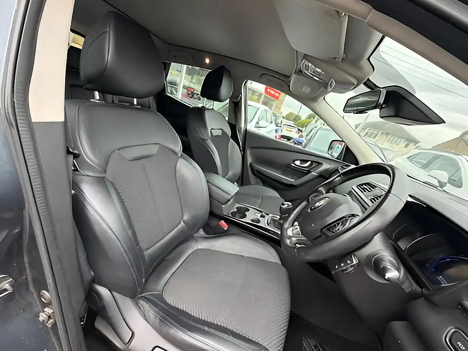 Used 2005 Renault Kadjar S Edition Grey - Interior and Exterior details 6