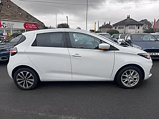 Used 2005 Renault Zoe GT Line Glacier White - Interior and Exterior details 4