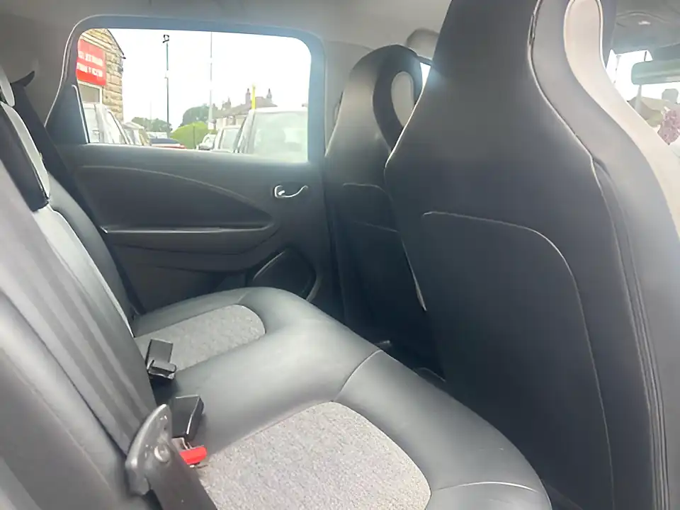 Used 2005 Renault Zoe Iconic Grey - Interior and Exterior details 8