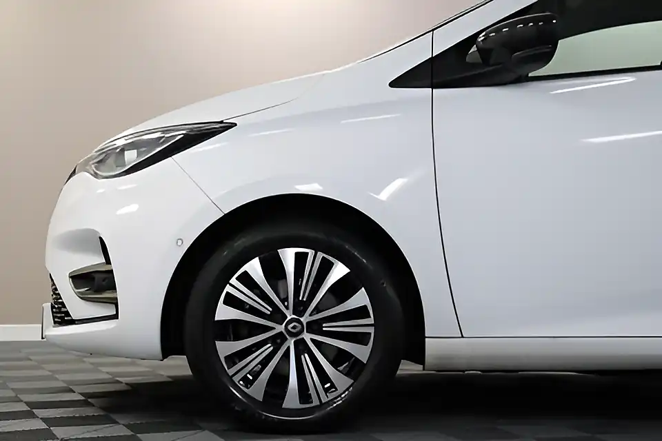 Used 2005 Renault Zoe Techno White - Interior and Exterior details 14