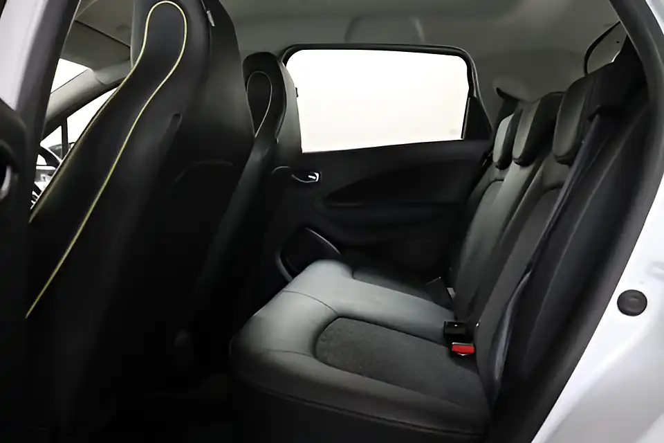 Used 2005 Renault Zoe Techno White - Interior and Exterior details 18