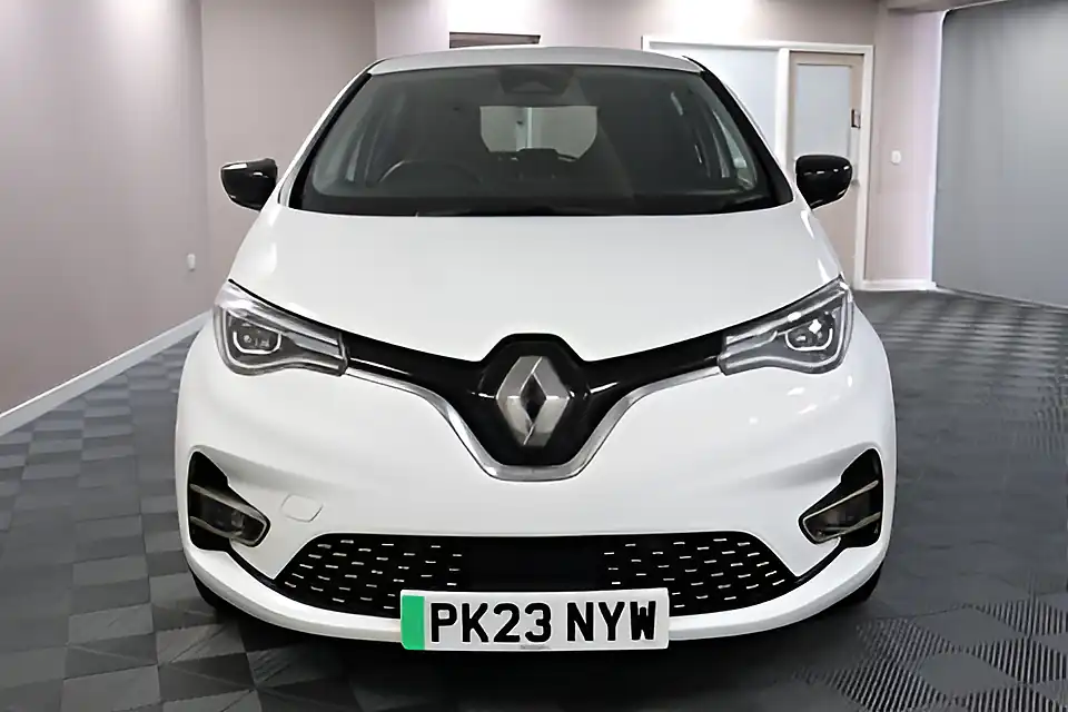 Used 2005 Renault Zoe Techno White - Interior and Exterior details 2