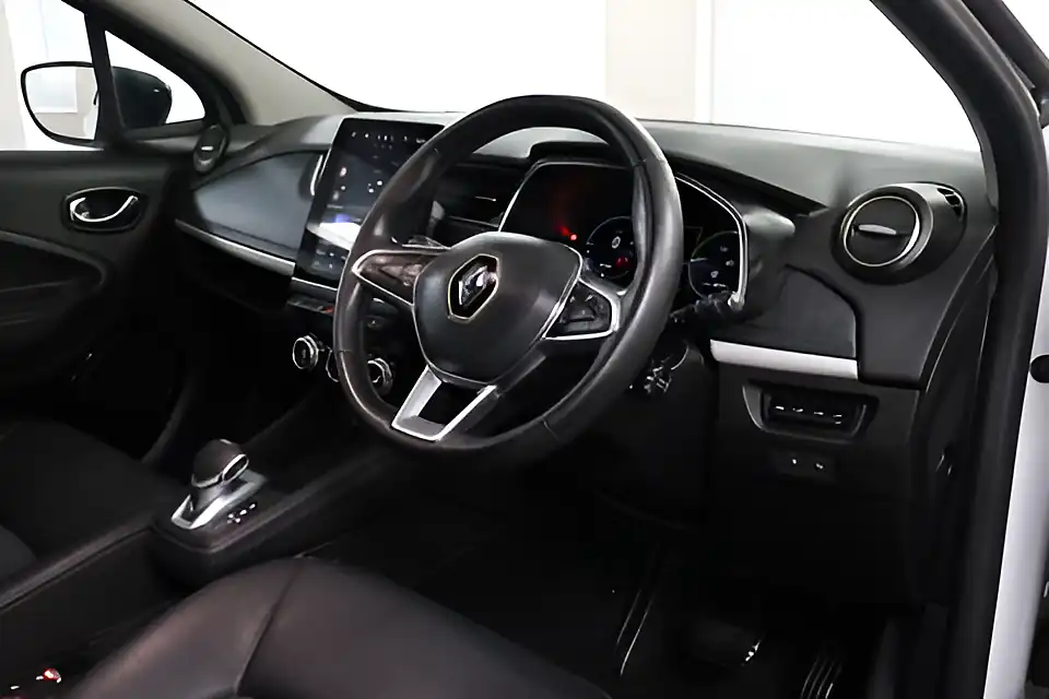 Used 2005 Renault Zoe Techno White - Interior and Exterior details 4