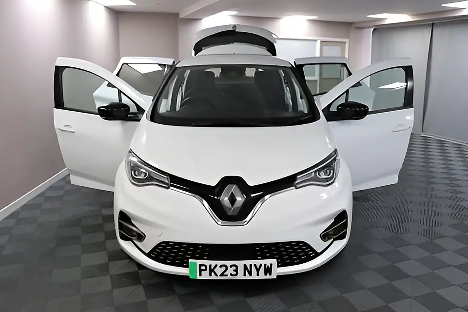 Used 2005 Renault Zoe Techno White - Interior and Exterior details 6