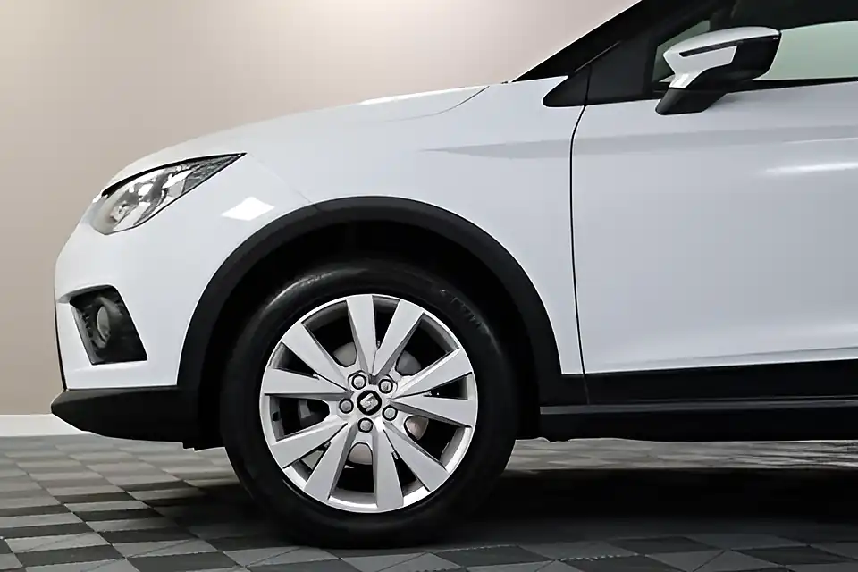 Used 2005 SEAT Arona Se Technology Nevada White - Interior and Exterior details 14