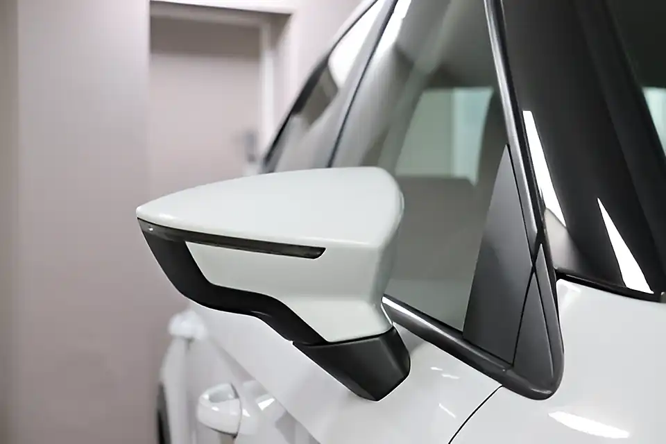 Used 2005 SEAT Arona Se Technology Nevada White - Interior and Exterior details 16