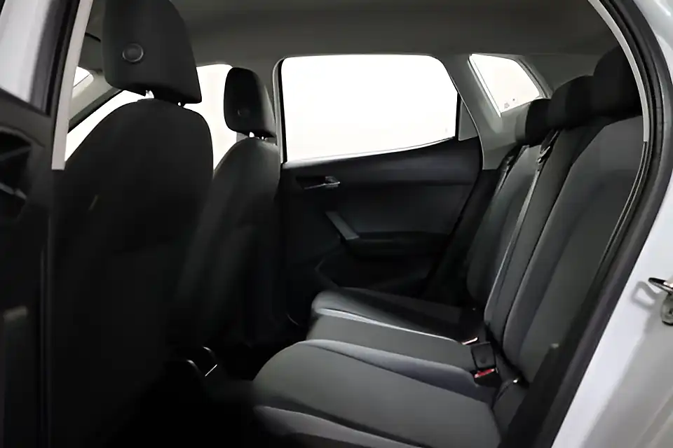 Used 2005 SEAT Arona Se Technology Nevada White - Interior and Exterior details 18
