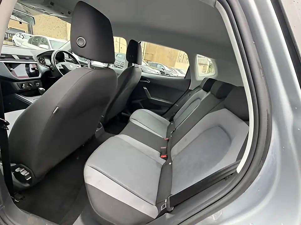 Used 2005 SEAT Arona Se Technology Silver - Interior and Exterior details 10
