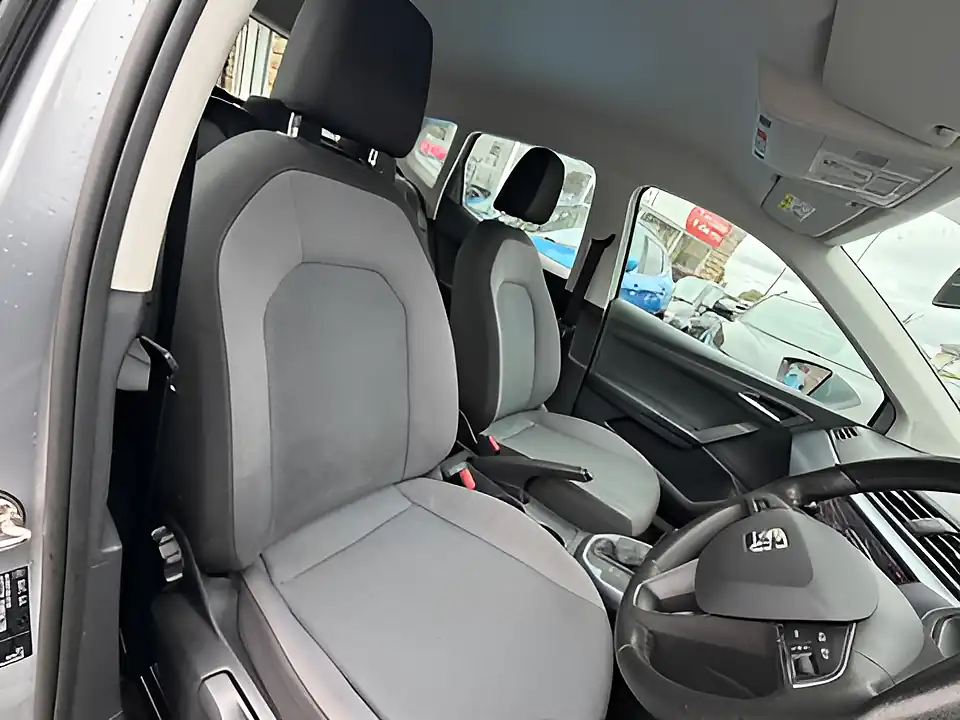 Used 2005 SEAT Arona Se Technology Silver - Interior and Exterior details 12