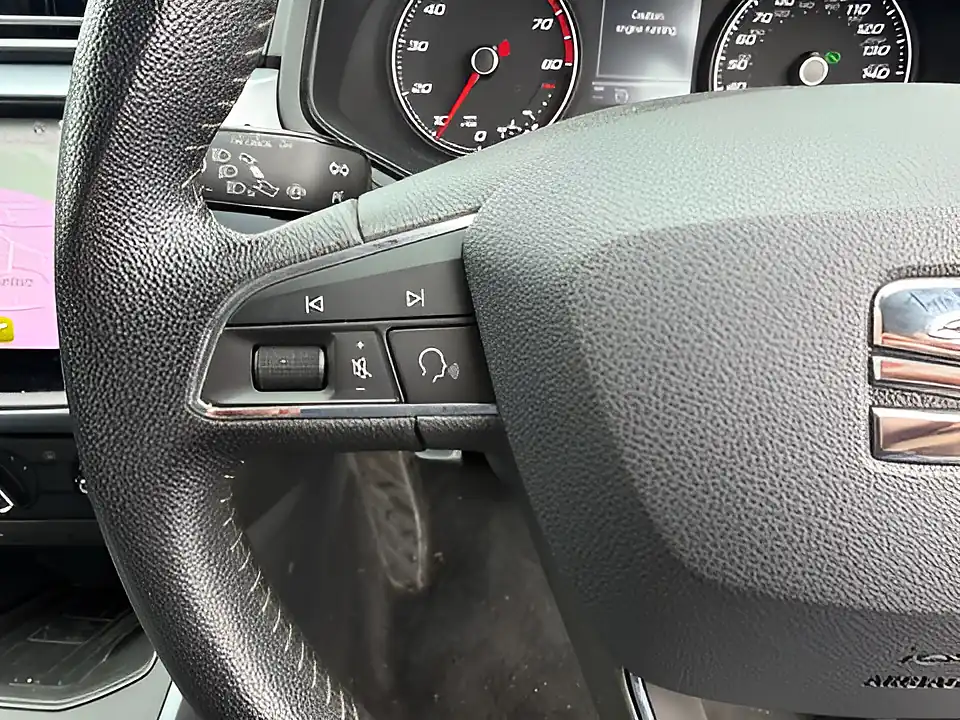 Used 2005 SEAT Arona Se Technology Silver - Interior and Exterior details 14