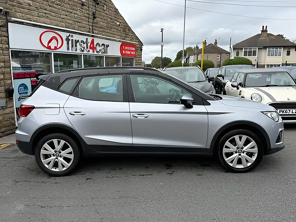 Used 2005 SEAT Arona Se Technology Silver - Interior and Exterior details 7