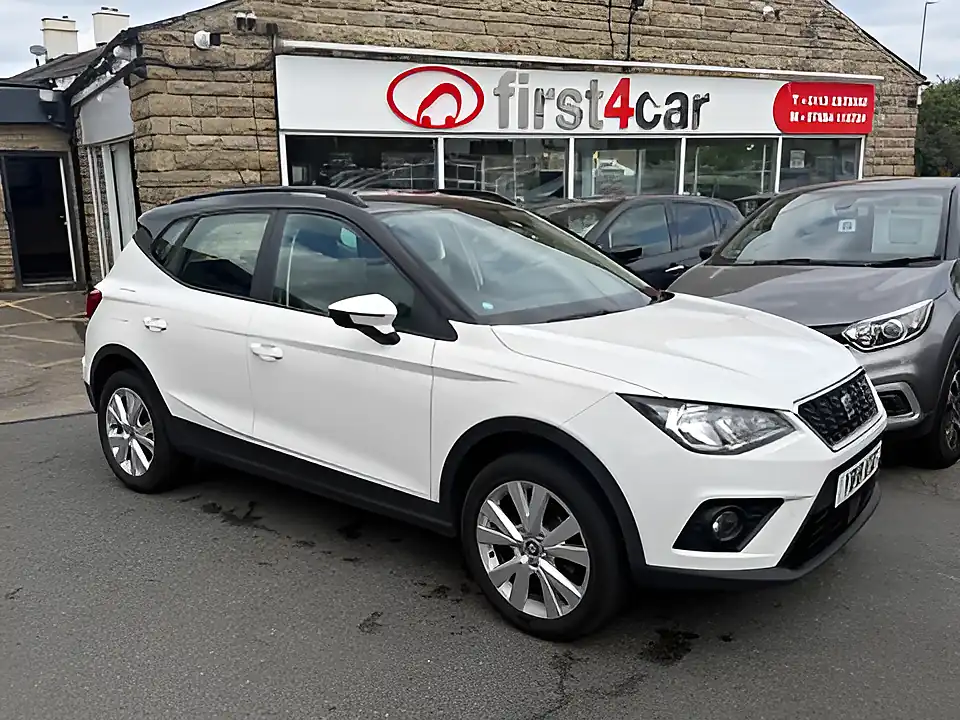 Used 2005 SEAT Arona Se Technology White - Front View