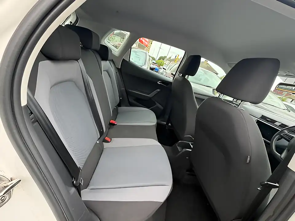 Used 2005 SEAT Arona Se Technology White - Interior and Exterior details 10