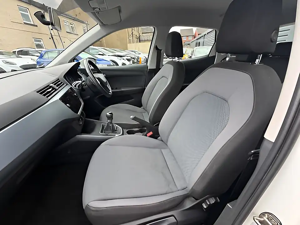 Used 2005 SEAT Arona Se Technology White - Interior and Exterior details 15