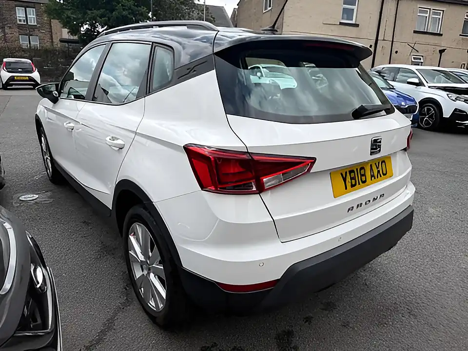 Used 2005 SEAT Arona Se Technology White - Interior and Exterior details 4