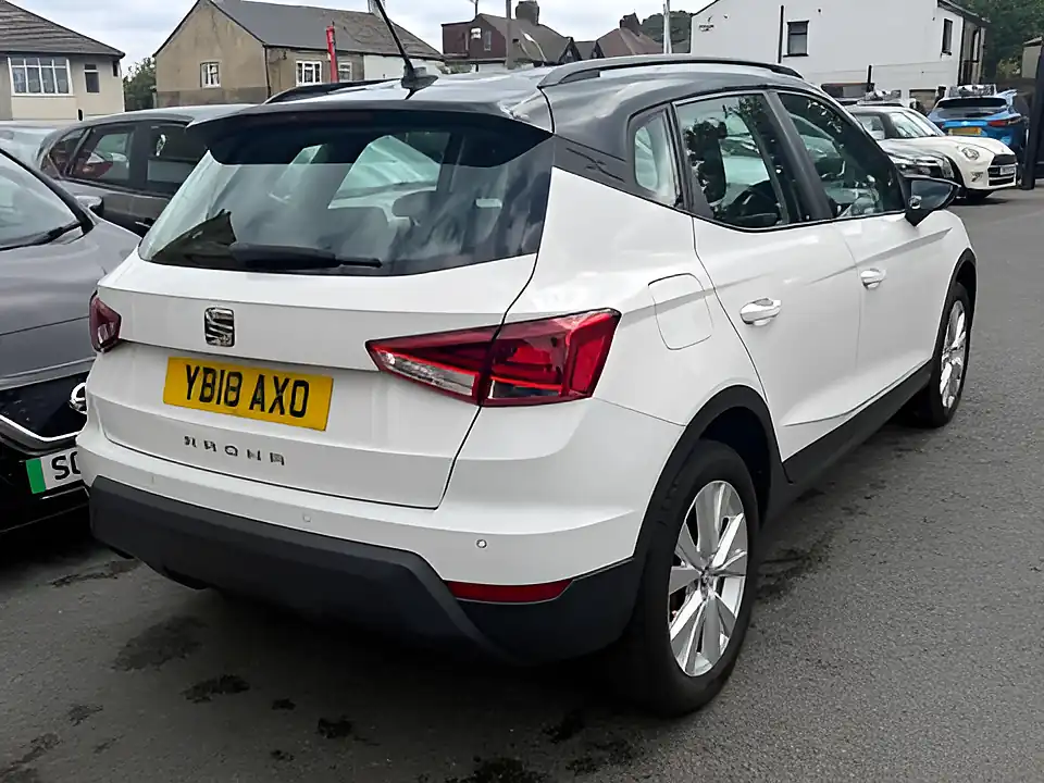 Used 2005 SEAT Arona Se Technology White - Interior and Exterior details 7