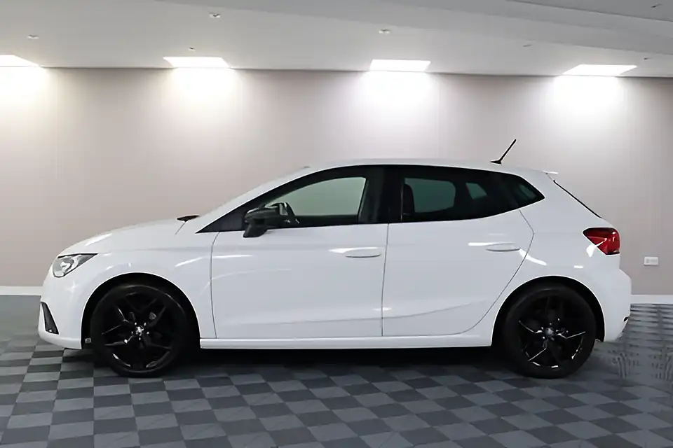 Used 2005 SEAT Ibiza Fr Nevada White - Interior and Exterior details 11