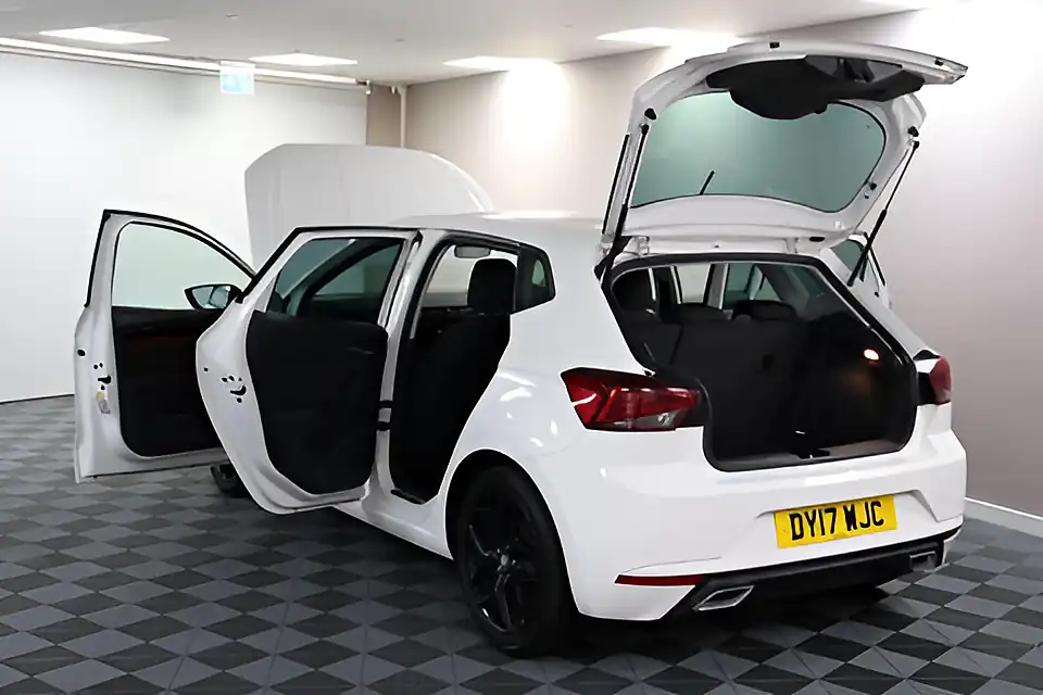 Used 2005 SEAT Ibiza Fr Nevada White - Interior and Exterior details 12