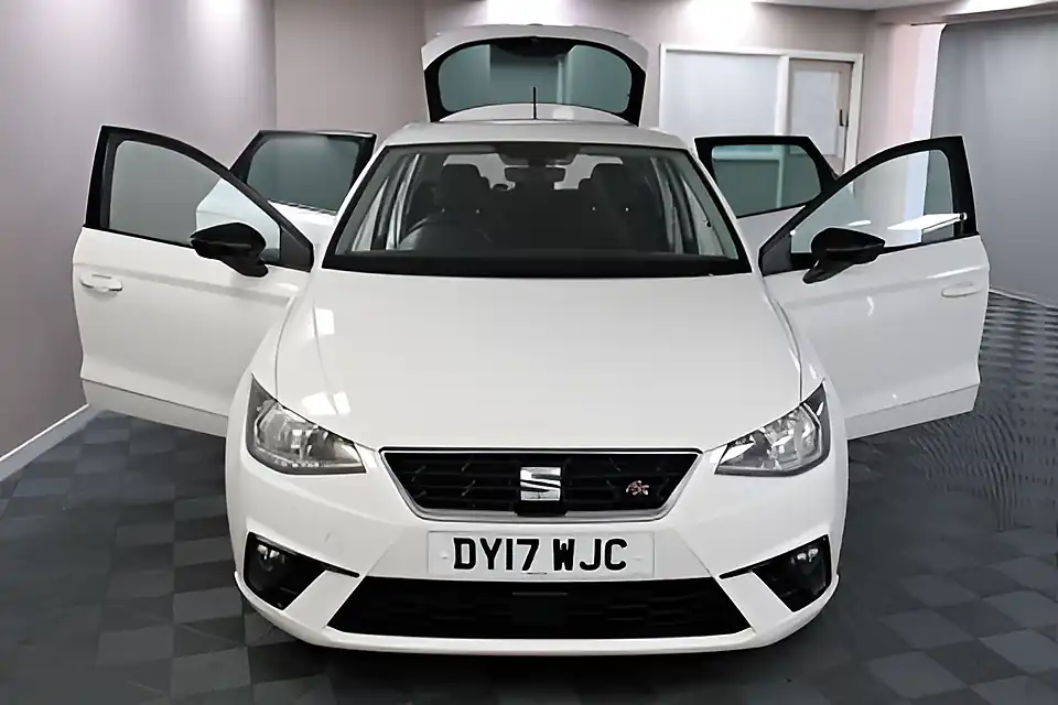 Used 2005 SEAT Ibiza Fr Nevada White - Interior and Exterior details 6