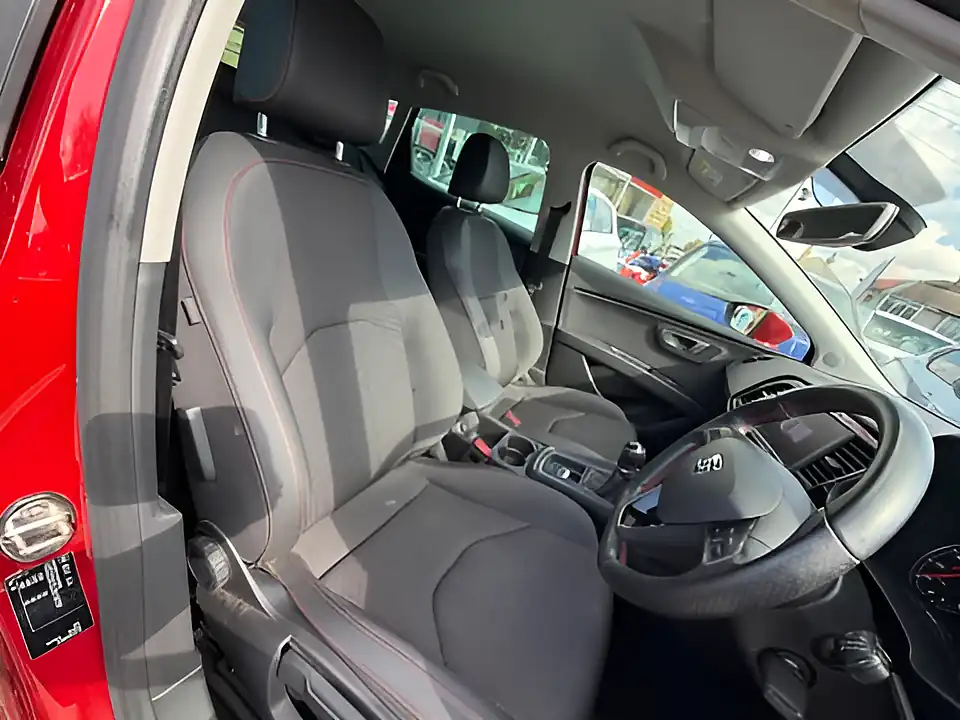 Used 2005 SEAT Leon Fr Red - Interior and Exterior details 8