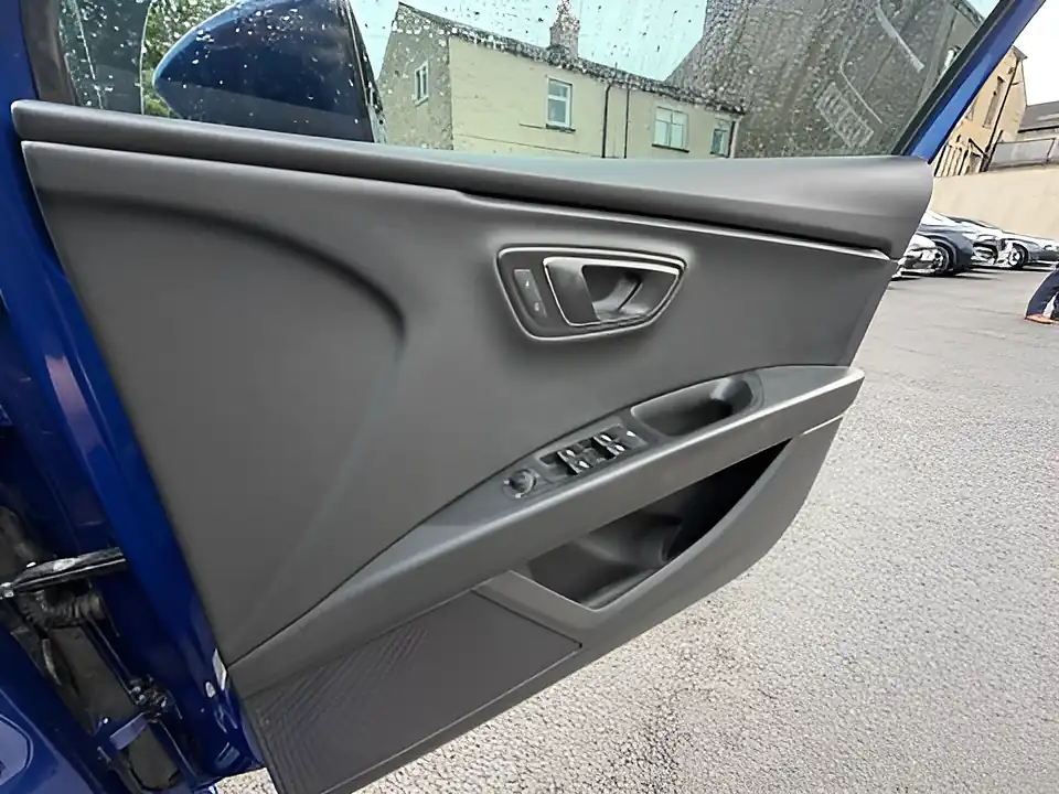 Used 2005 SEAT Leon Fr Sport Blue - Interior and Exterior details 14
