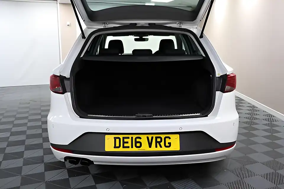 Used 2005 SEAT Leon Fr Technology Nevada White - Interior and Exterior details 10