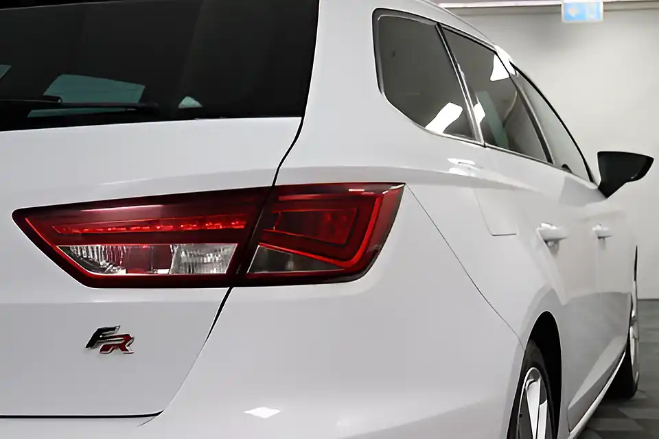 Used 2005 SEAT Leon Fr Technology Nevada White - Interior and Exterior details 13