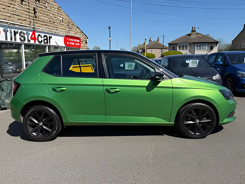 Used 2005 Skoda Fabia Colour Edition Green - Interior and Exterior details 13