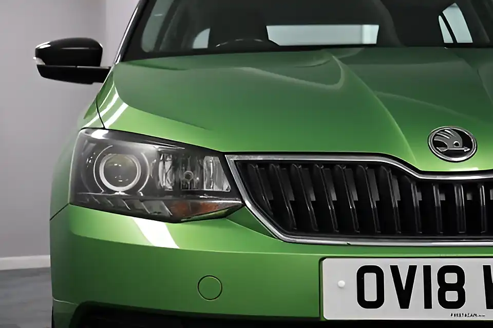 Used 2005 Skoda Fabia Colour Edition Green - Interior and Exterior details 16