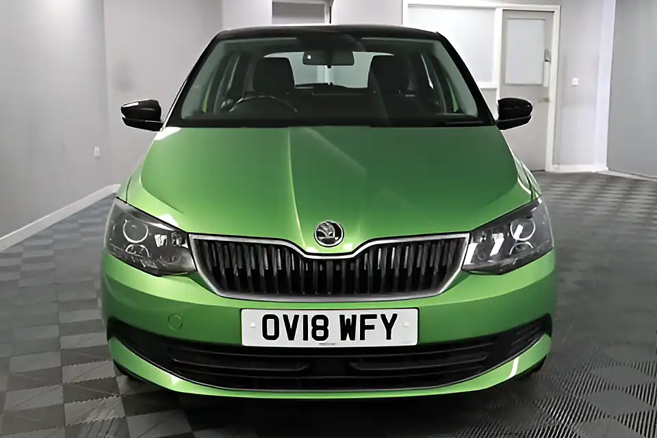 Used 2005 Skoda Fabia Colour Edition Green - Interior and Exterior details 4