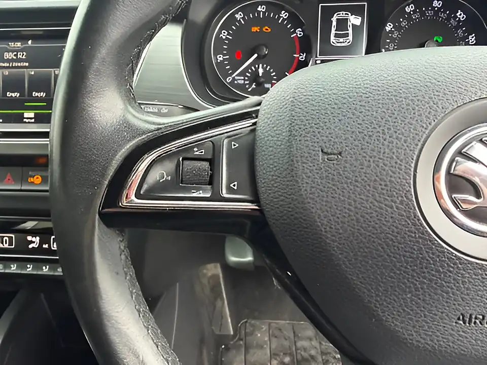 Used 2005 Skoda Fabia Se L White - Interior and Exterior details 10