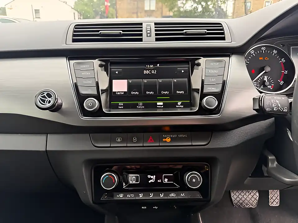 Used 2005 Skoda Fabia Se L White - Interior and Exterior details 12