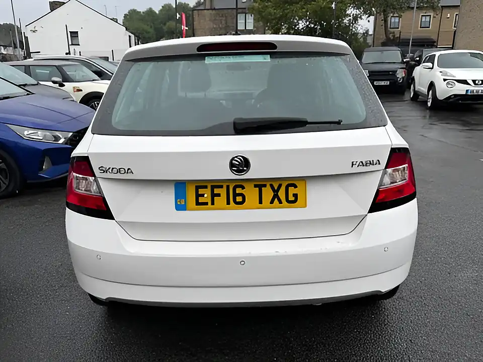 Used 2005 Skoda Fabia Se L White - Interior and Exterior details 6